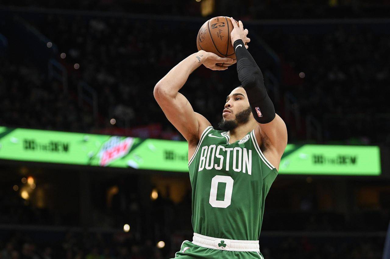 开云首页体验-清晨波士顿凯尔特人调整名单以备NBA常规赛；止住颓势环节打磨；球迷炸锅；身体对抗强度拉满的简单介绍