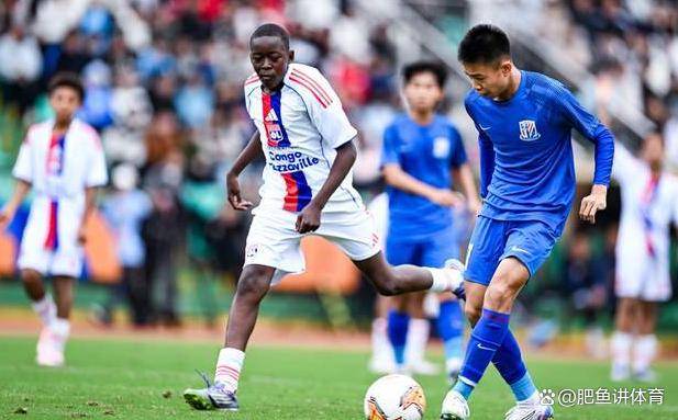 开云首页APP-今夜体能课后，上海申花外线爆发备战法甲，信心回归，年轻球员得到机会(上海申花出征仪式)