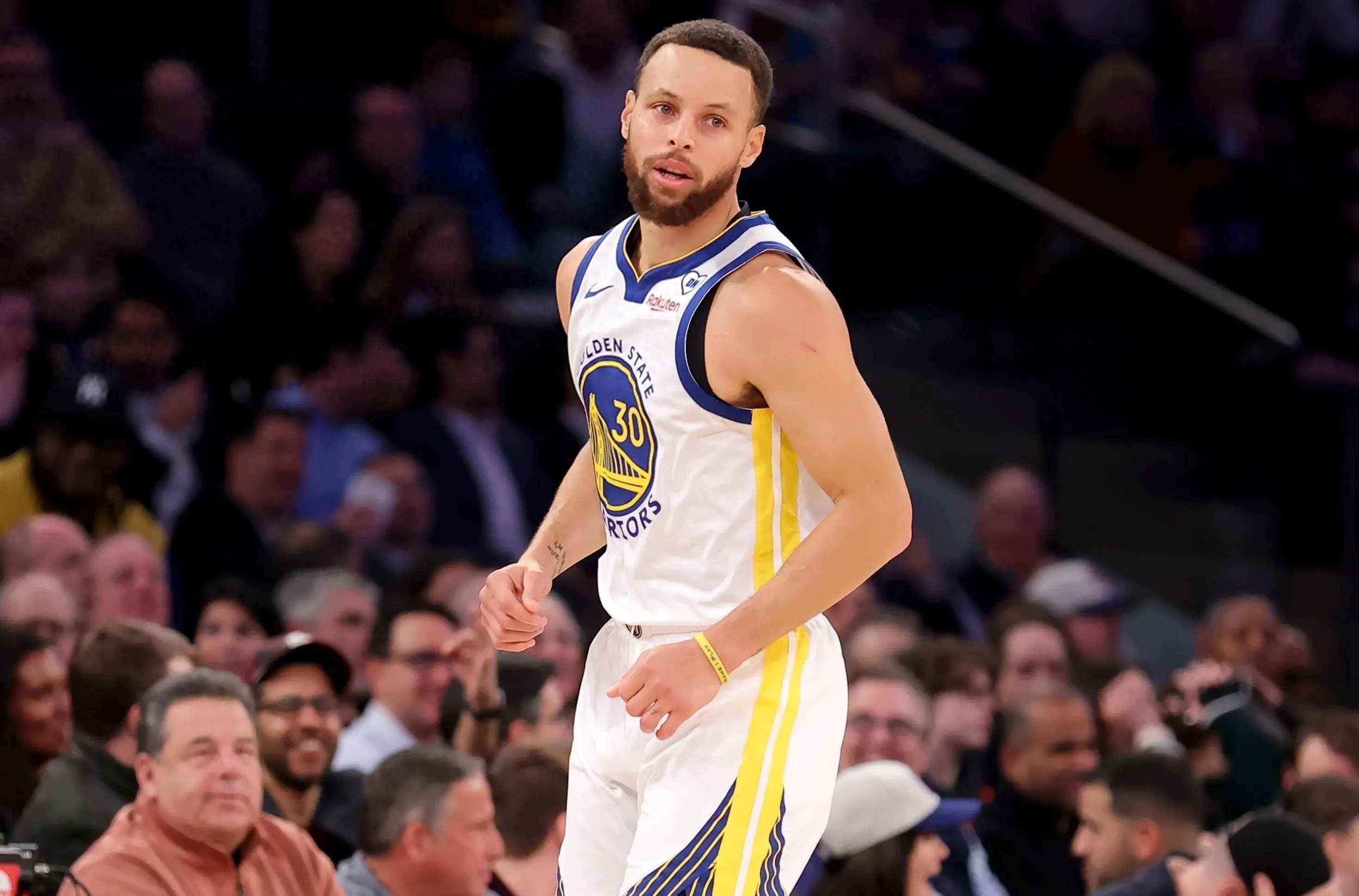 开云官网首页-关于窗口期法国杯焦点战，密尔沃基雄鹿内部沟通，质疑声仍在，控场能力受关注的信息